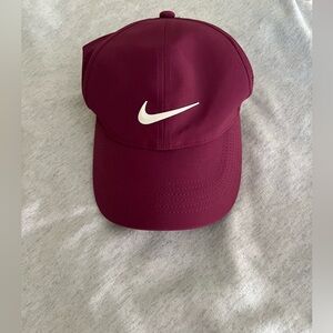 Nike Heritage 86 Dri-Fit Women’s Hat